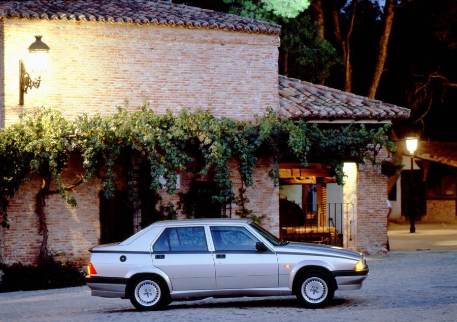  Alfa Romeo 75 2.4 TD (162B) 1988 года  (фото 2 из 3)